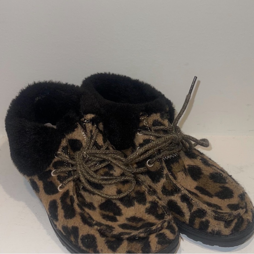 Leopard Print Women's Boots with Black Fur Lining